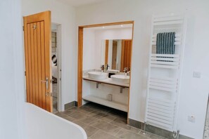 Hair dryer - Modern Country Escape for 12 Guests -Rural Setting (Llanarthney)