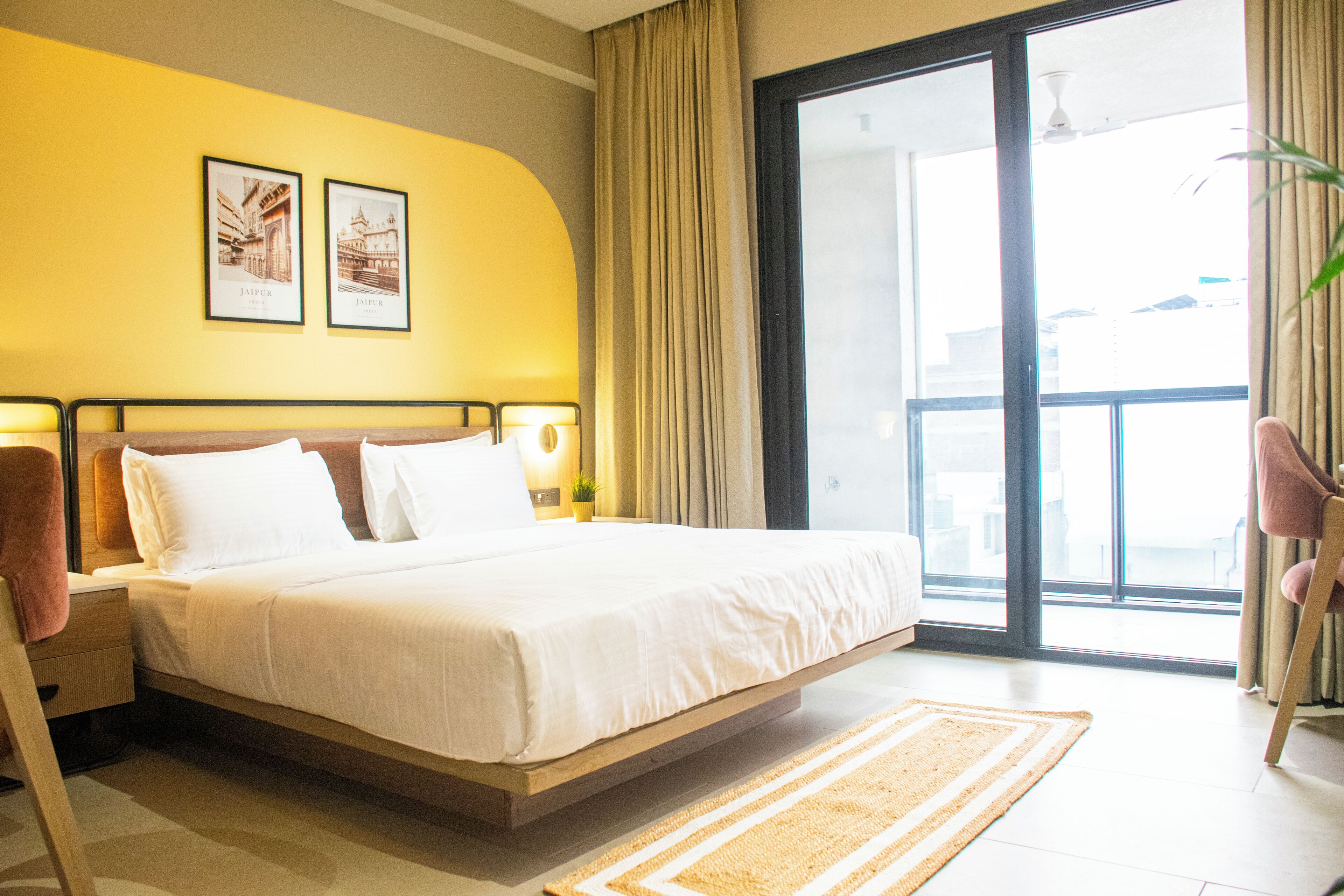 Down duvets, desk, laptop workspace, soundproofing