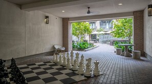 Apartment | 3 bedrooms, Internet - Renew Tanglewood 3-bedroom in Uptown Houston (Houston)