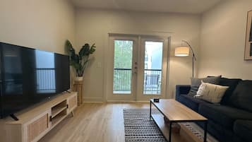 Apartment | 1 bedroom, desk