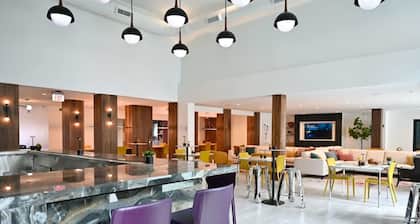 Montrose Spring - Stylish 1 BR in Houston