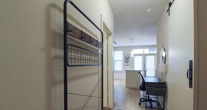 The Galleria at Tate Spacious 1BR in Uptown Houston