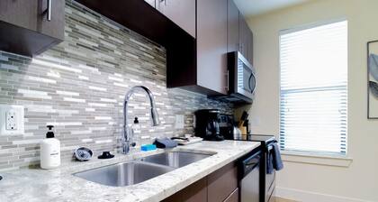 The Galleria at Tate Spacious 1BR in Uptown Houston