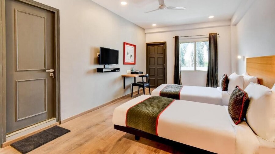 SwagStay Hotel Century