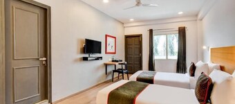 SwagStay Hotel Century