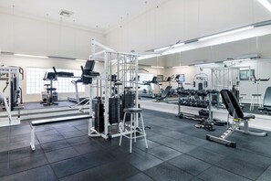 Fitness facility - Luxury Beachfront 1BR Apt with Stunning Ocean View in the centre of Surfers (Surfers Paradise)