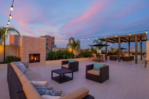 Peony At Millennium - Elegant 2 BDR in Houston