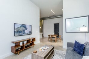House | Exterior - Peony At Millennium - Elegant 2 BDR in Houston (Houston)