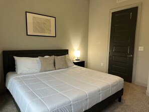 Room - Peony At Millennium - Elegant 2 BDR in Houston (Houston)