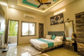 Standard Double Room | Free WiFi
