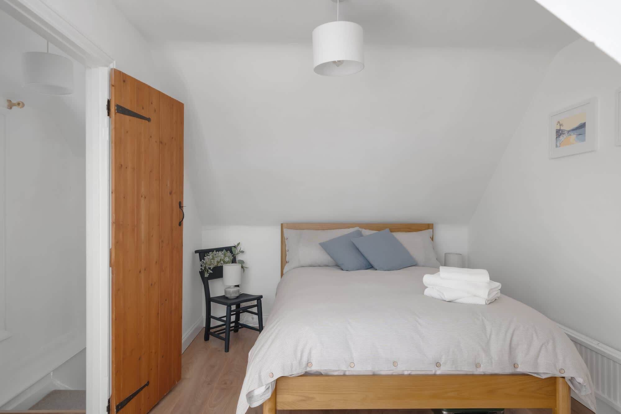 2 室のベッドルーム、デスク、アイロン / アイロン台、WiFi