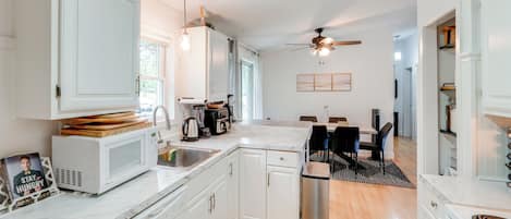 Fridge, microwave, stovetop, dishwasher