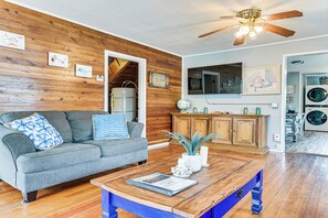 TV, fireplace, books - Walk to Beach: Charming Home - 3 Mi to Seabrook (Moclips)