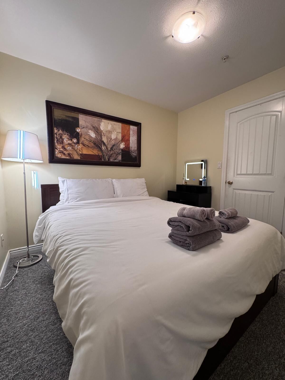 2 bedrooms, iron/ironing board, WiFi