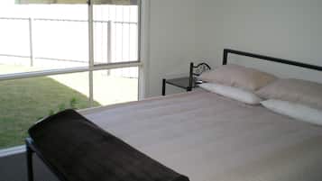 3 Schlafzimmer, Bügeleisen/Bügelbrett, Bettwäsche
