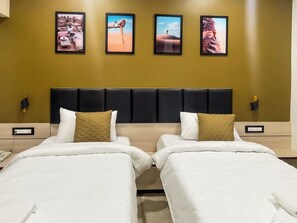 Executive Double or Twin Room | Desk, laptop workspace, free WiFi