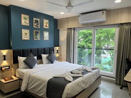Super Deluxe Room | Desk, laptop workspace, free WiFi