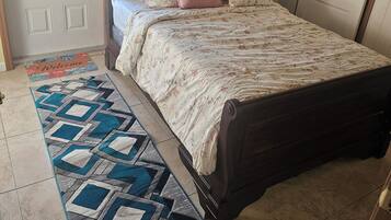 1 多间卧室、熨斗/熨衣板、WiFi、床单