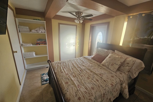 1 bedroom, iron/ironing board, free WiFi, bed sheets