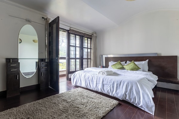 Deluxe Apartment | Desk, free WiFi