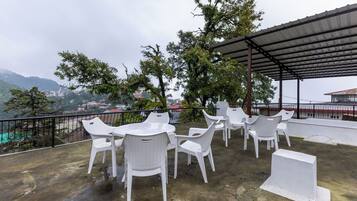 Deluxe Apartment | Terrace/patio