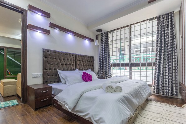 Deluxe Apartment | Desk, free WiFi