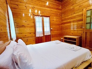 Signature Cabin, Balcony, Garden View | Blackout drapes, free WiFi