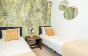 2 bedrooms, iron/ironing board, travel crib, free WiFi - Elegant Urban Living by the Beach in Estepona (Estepona)