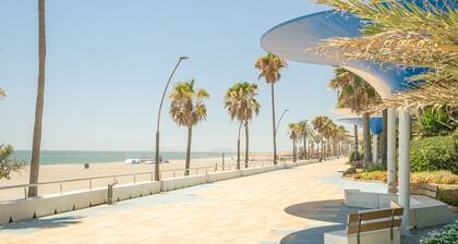 Stylish Urban Escape – 2-Bedroom Apartment with Rooftop Pool