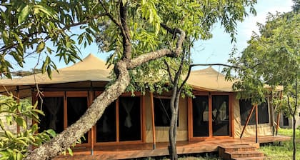 Superb 8-bedroom bed & breakfast in Mikumi