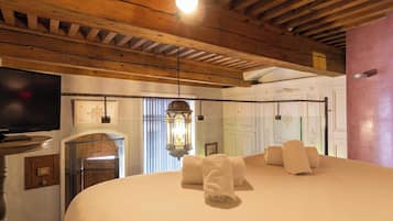 1 slaapkamer, een strijkplank/strijkijzer, internet, beddengoed