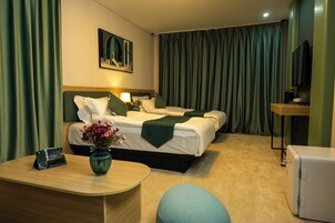 Habitación estándar con 2 camas individuales | Escritorio y wifi gratis