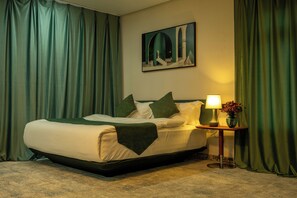 Habitación doble superior, 1 cama King size | Escritorio y wifi gratis 