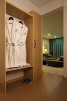 Habitación doble superior, 1 cama de matrimonio grande | Escritorio y wifi gratis