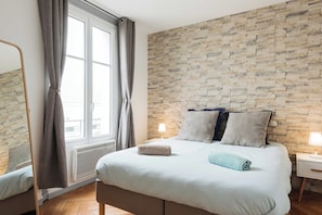 1 chambre, fer et planche à repasser, accès Internet, draps fournis