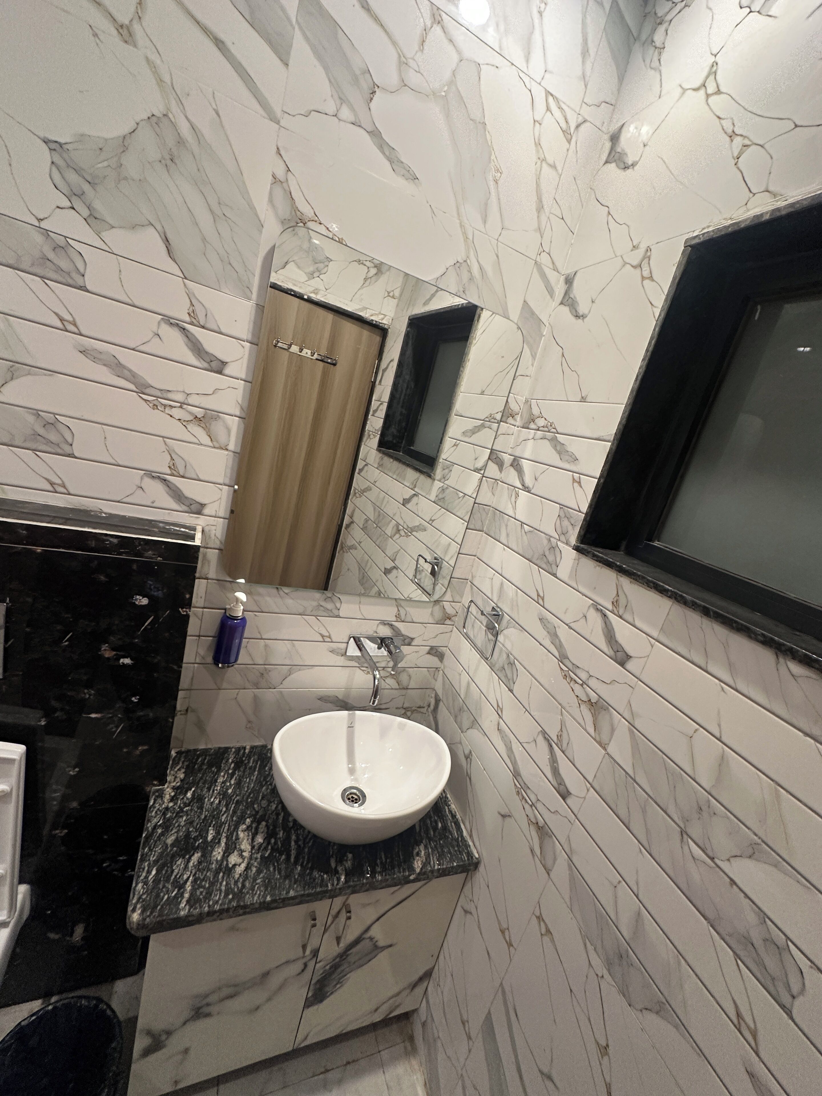 Super Deluxe Room | Bathroom | Free toiletries, towels, soap, shampoo
