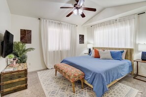 5 bedrooms, iron/ironing board, WiFi, bed sheets - Best Value 5BR Near Downtown CO Springs & Broadmoor, Sleeps 12 + Pets (Colorado Springs)