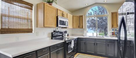 Fridge, microwave, dishwasher, coffee/tea maker