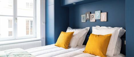 4 habitaciones, tabla de planchar con plancha, internet y ropa de cama