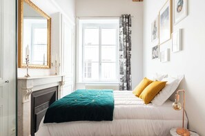 4 bedrooms, desk, iron/ironing board, free WiFi - DIFY Roi Lyon - Hotel de Ville (Lyon)