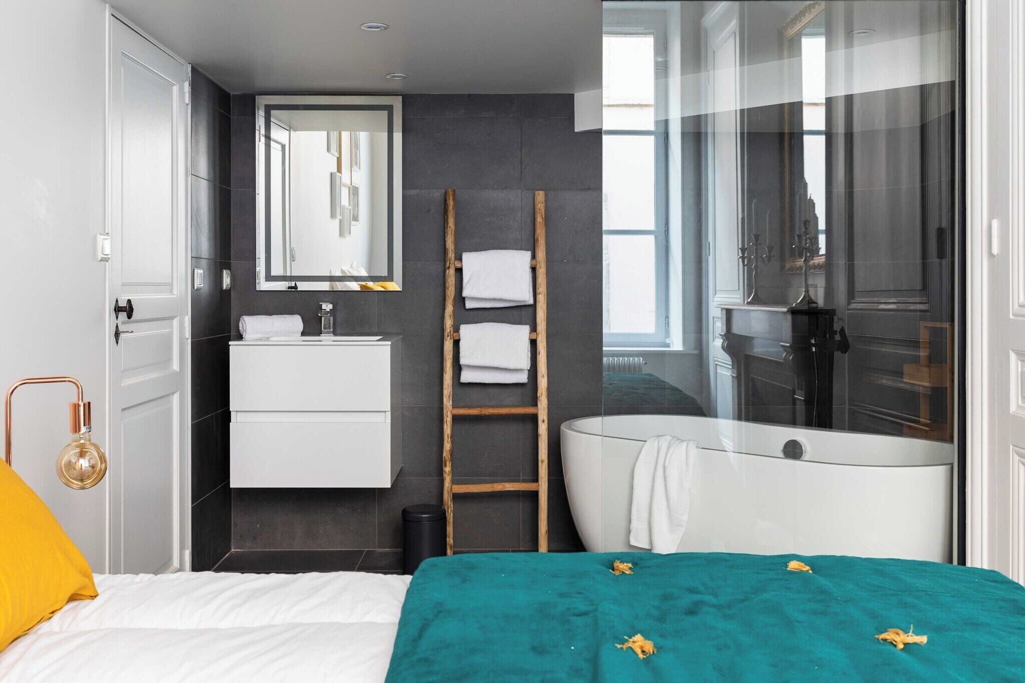 4 chambres, bureau, fer et planche à repasser, Wi-Fi gratuit