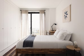 Villa, 4 Schlafzimmer, eigener Pool, Meerblick | Schreibtisch, Verdunkelungsvorhänge, kostenloses WLAN, Bettwäsche