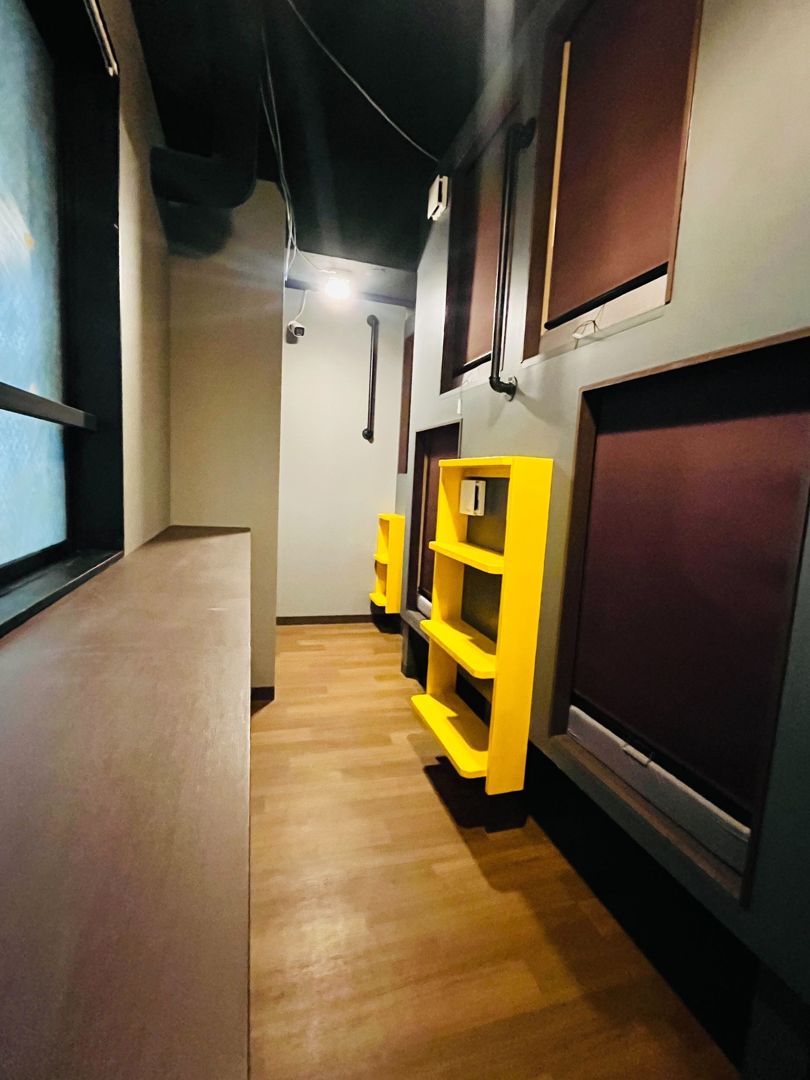 ベーシッ ク 共同ドミトリー | 遮光カーテン、WiFi (無料)