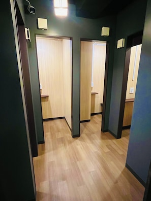 Huisje | Verduisterende gordijnen, gratis wifi