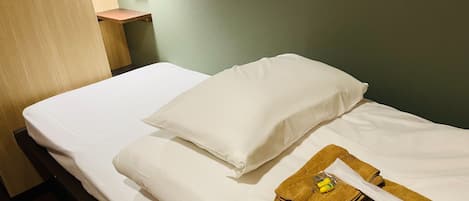 Cabin | Blackout drapes, free WiFi