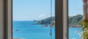 Apartment Central Oneroa - Walk to town centre and shops!