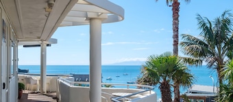 Apartment Central Oneroa - Walk to town centre and shops!