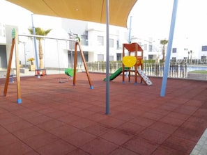 Garden - Modern Apartment in Pilar for 4 Guests (Pilar de la Horadada)