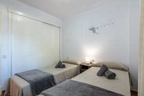 شقة | 2 عدّة غرف نوم ومكواة/لوح كي