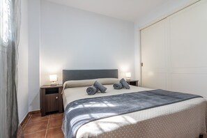 2 bedrooms, iron/ironing board